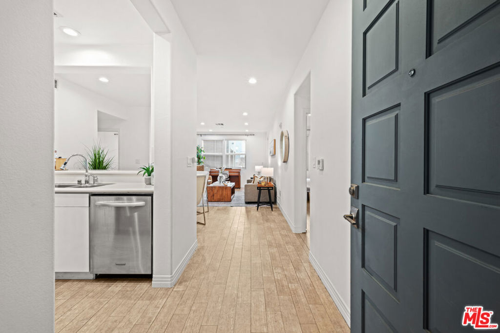 7100 Playa Vista Drive 120