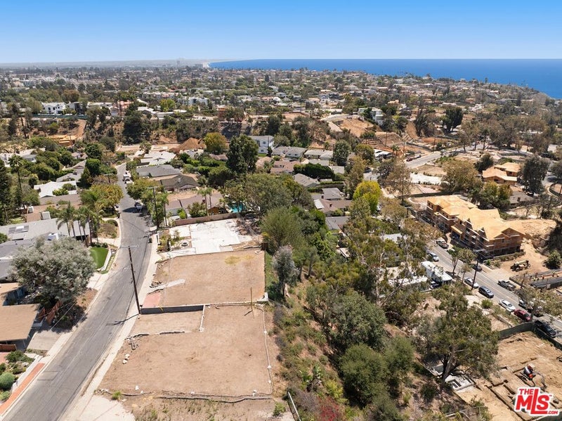 1067 Las Pulgas Road
