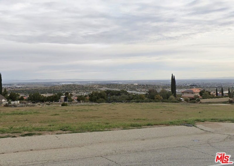 0 W Barrel Springs Rd