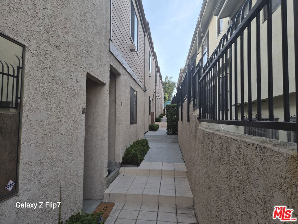 547 E Hazel Street 13