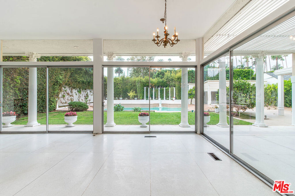 Properties 3 713 N Elm Drive
