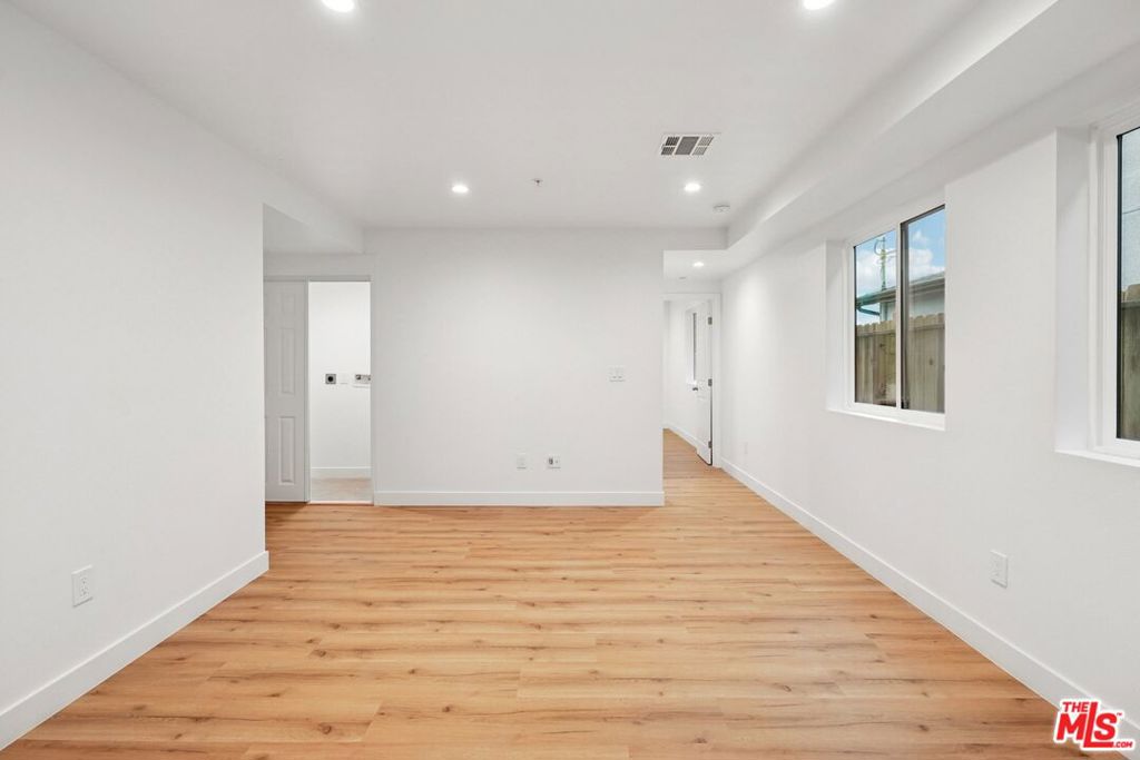 10424 Graham Avenue
