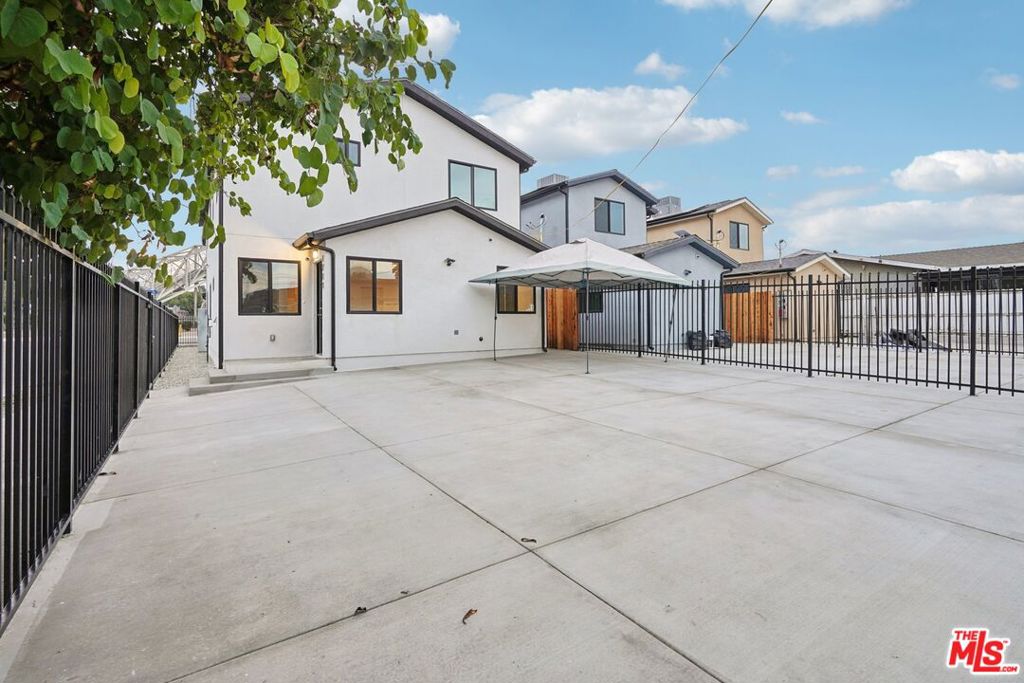 10424 Graham Avenue