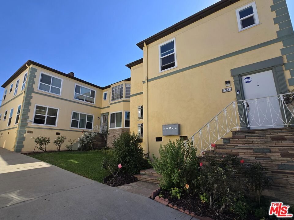 1268 Queen Anne Place