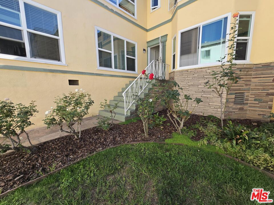 1268 Queen Anne Place