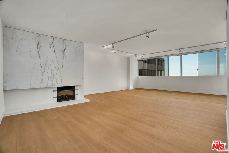 17352 W Sunset Boulevard 606