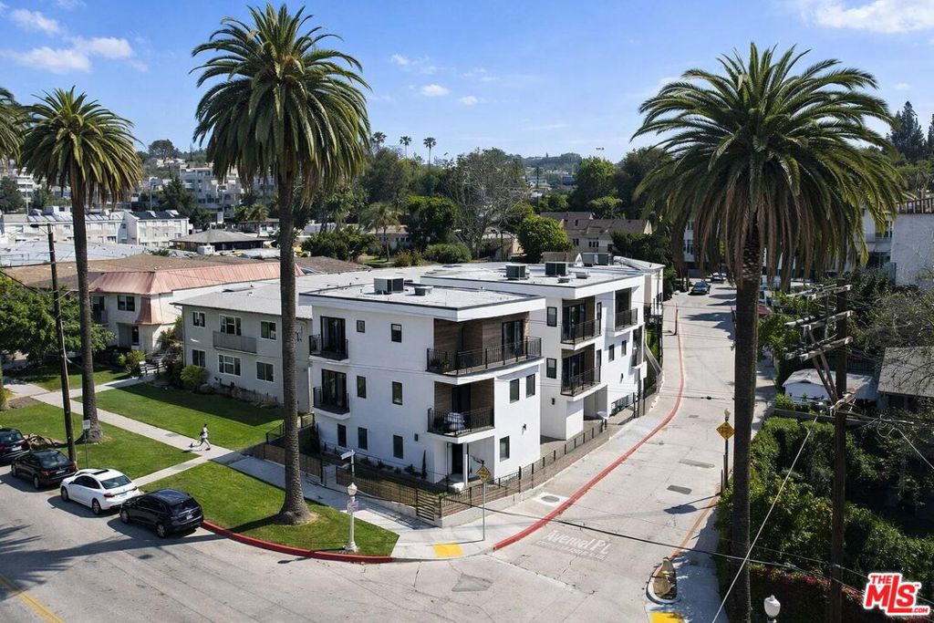 2117 Beachwood Terrace