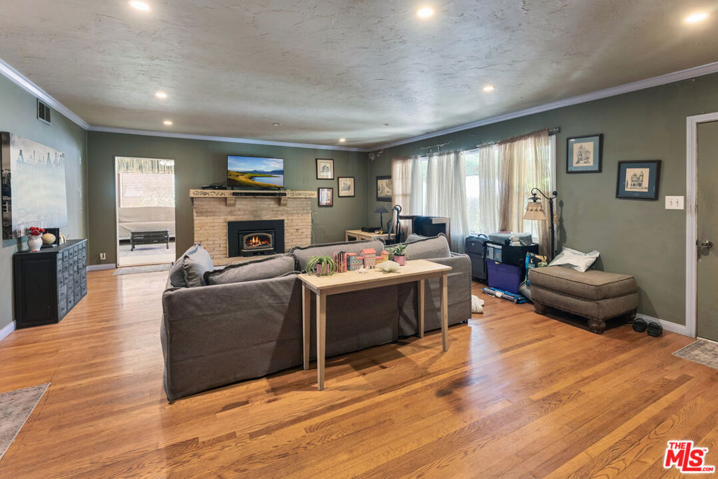 19043 Keswick Street