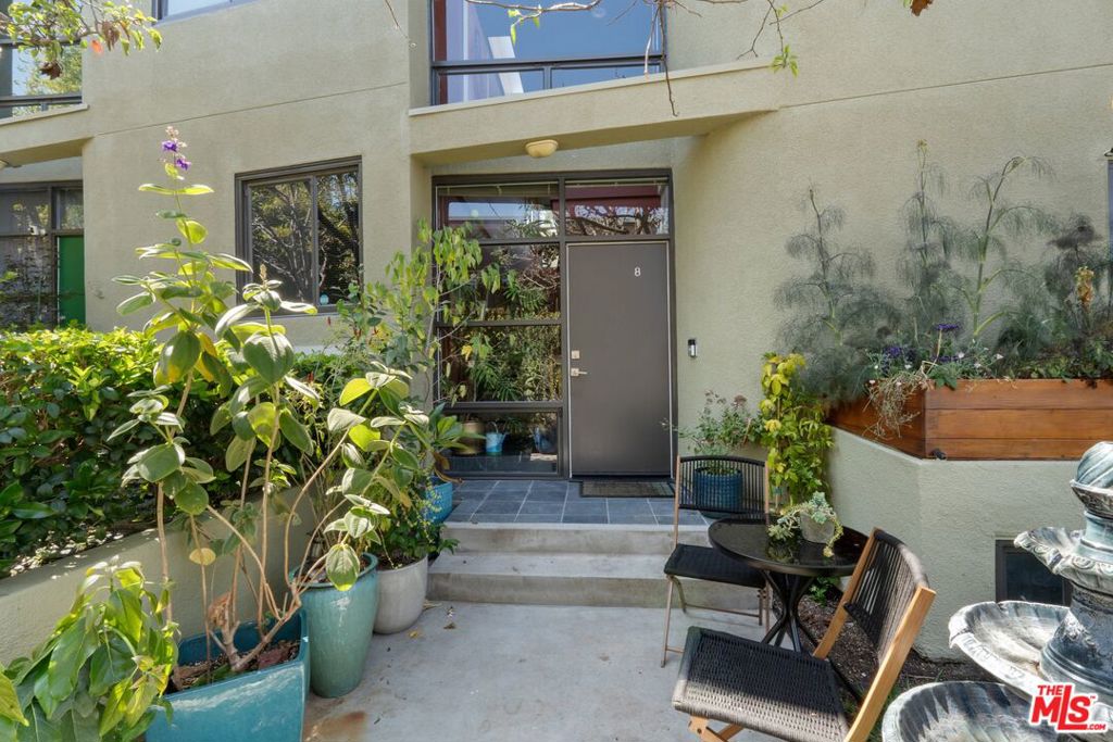 650 Pacific Street 8