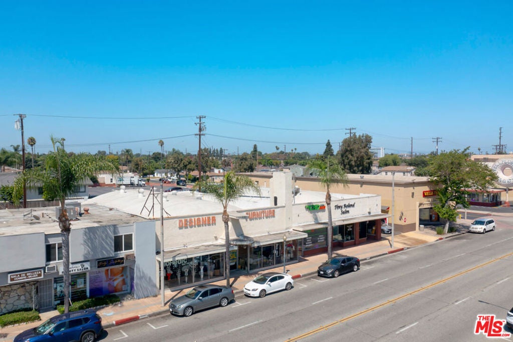 17047 Bellflower Boulevard