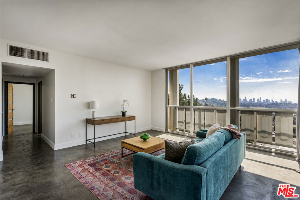 4411 Los Feliz Boulevard 901