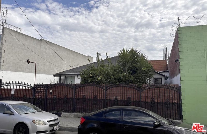 1554 E 24th Street