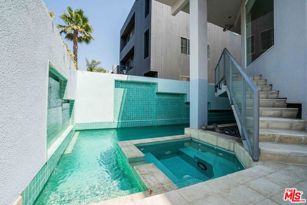 Properties 3 4611 Roma Court