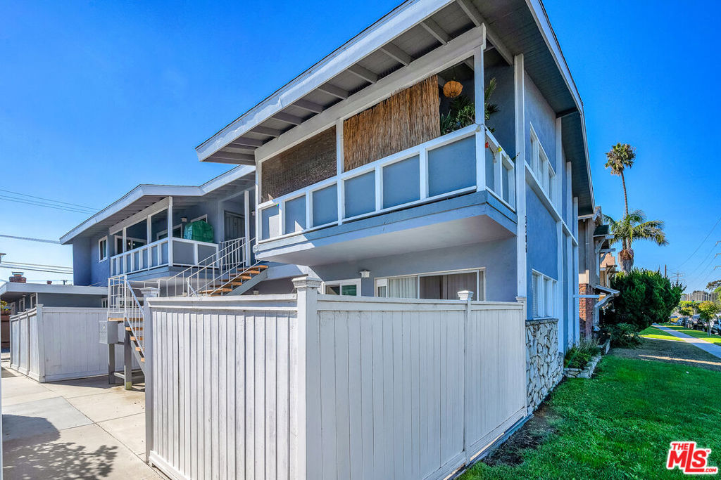 3706 Redondo Beach Boulevard