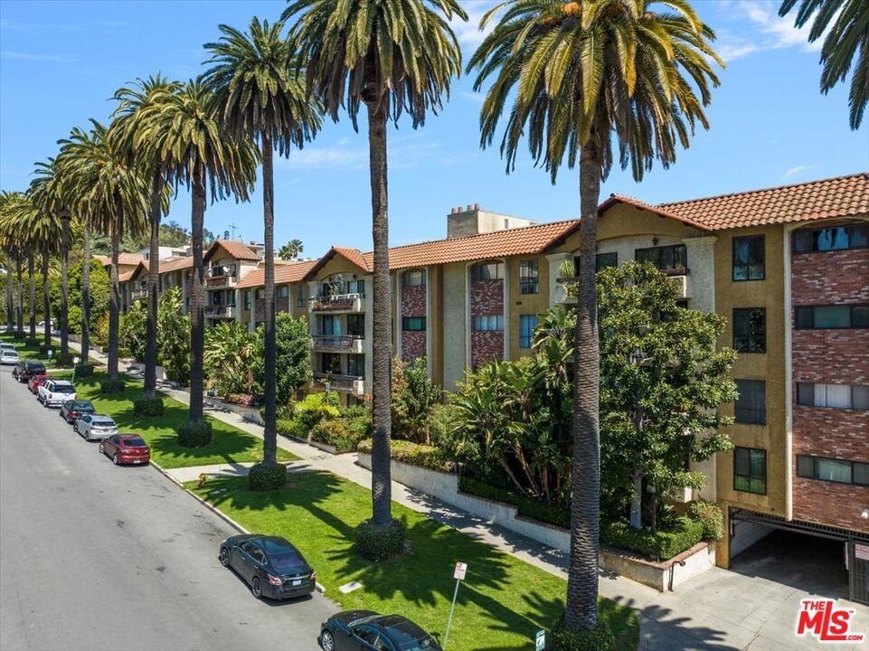 1750 Camino Palmero Street 237