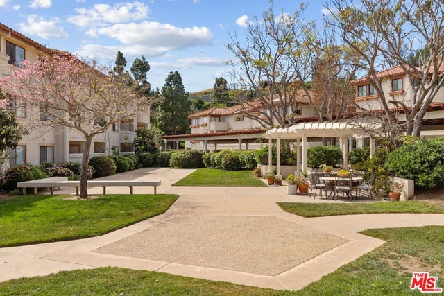 501 Palisades Drive 103 #103, Los Angeles