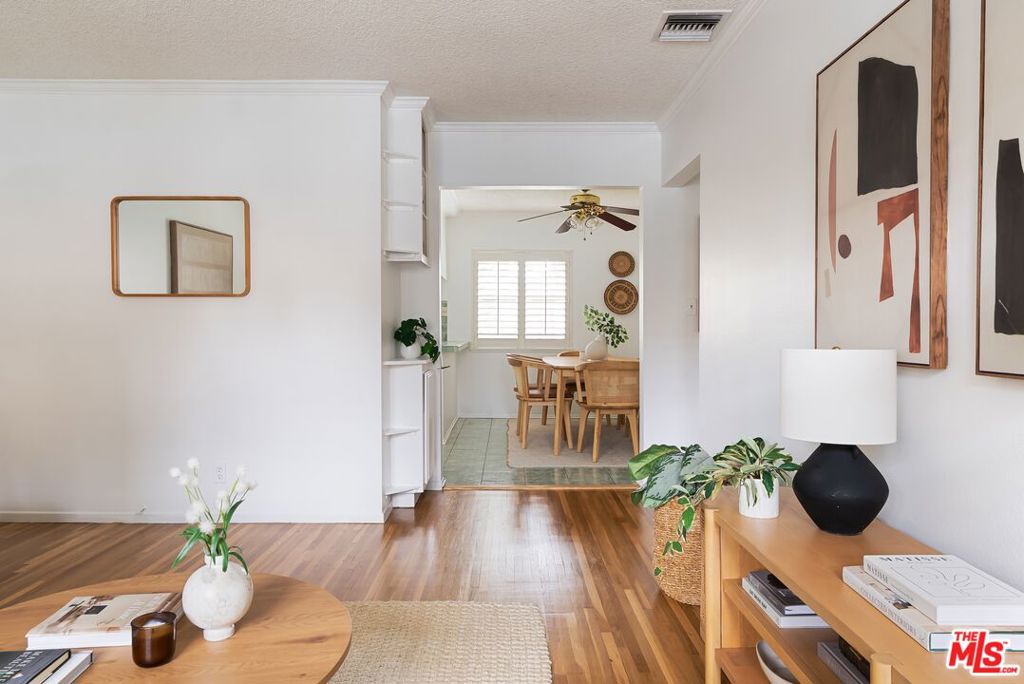 5882 Bowcroft Street 3