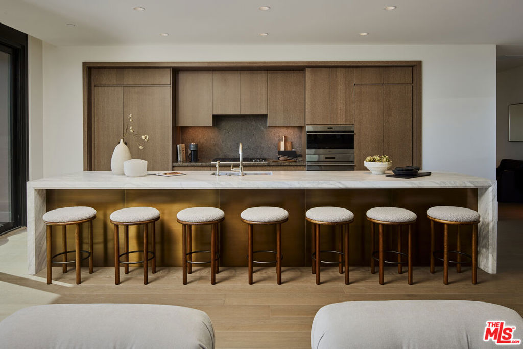 8420 W Sunset Boulevard 601