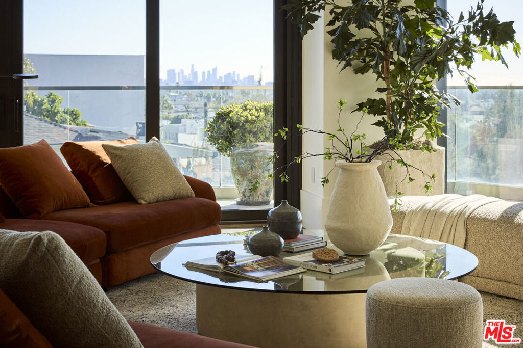 8420 W Sunset Boulevard 601
