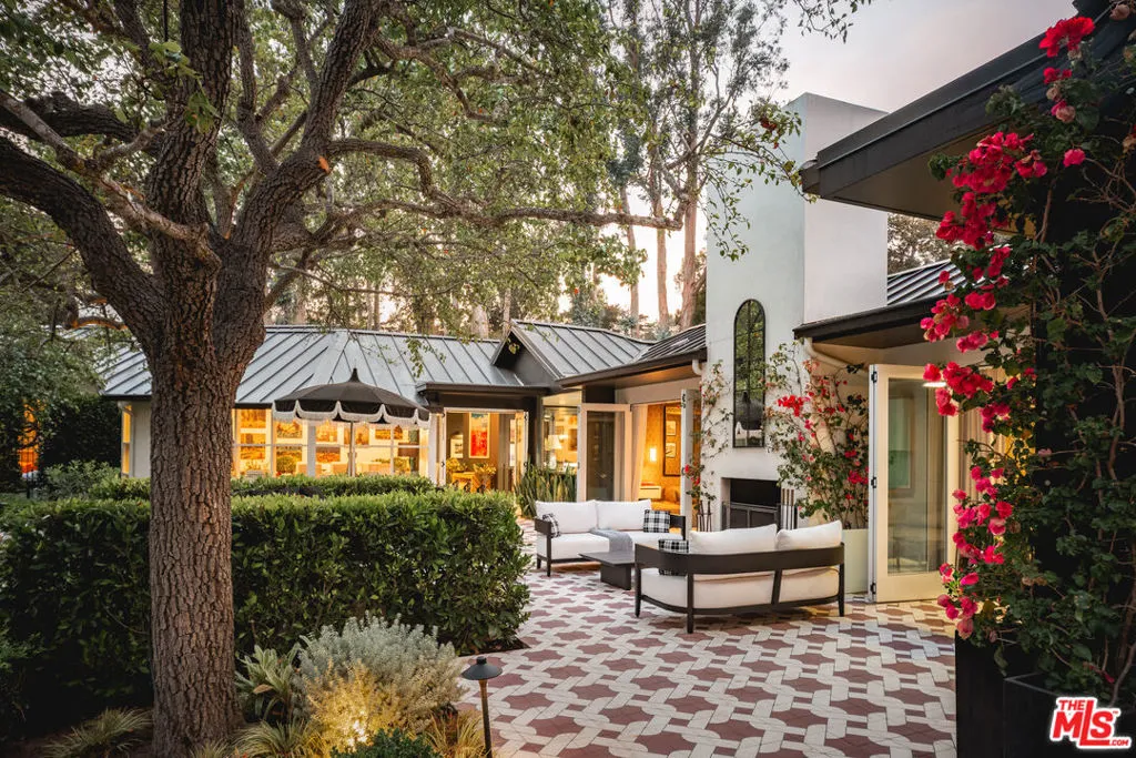 Santa Barbara, California 93108, United States, 3 Bedrooms Bedrooms, ,2 BathroomsBathrooms,Residential,Active,202735