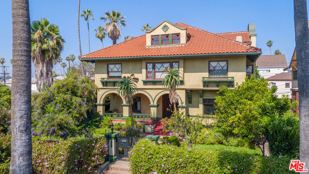 1049 Elden Avenue