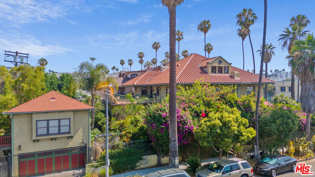 1049 Elden Avenue