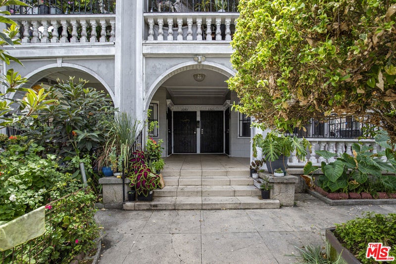 326 E 35th Street