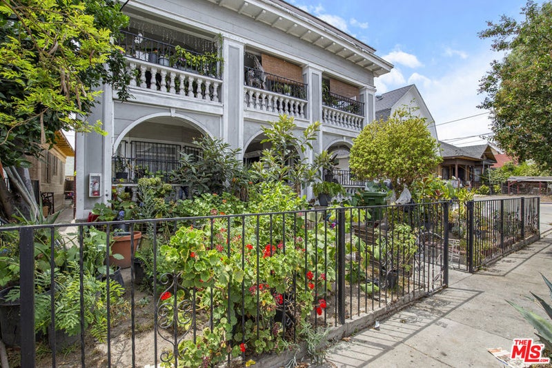326 E 35th Street