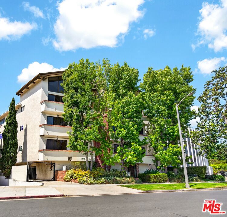 831 S Gretna Green Way 103