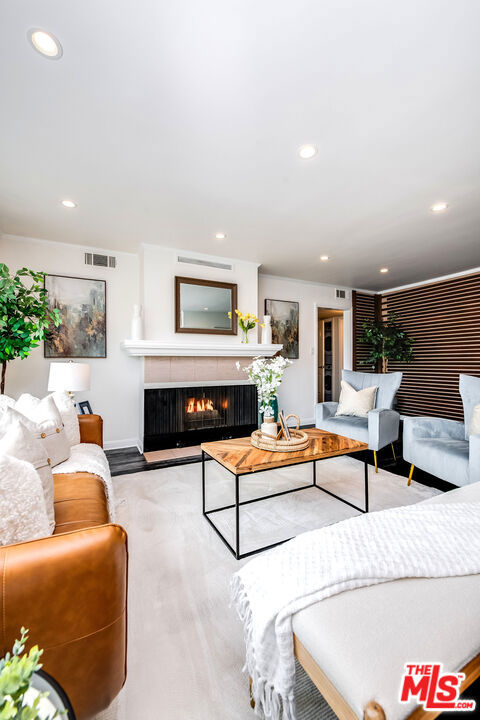 10707 Camarillo Street 312