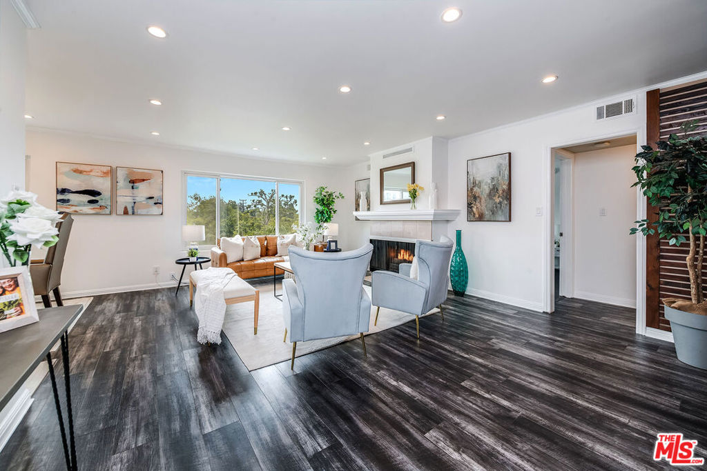 10707 Camarillo Street 312