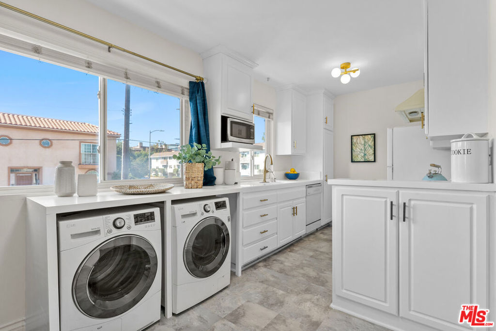 10980 Palms Boulevard 5