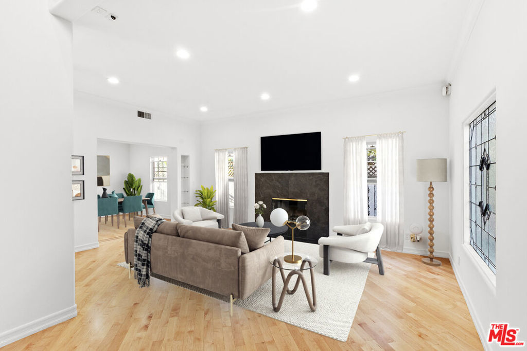 Properties 1 427 S Clark Drive