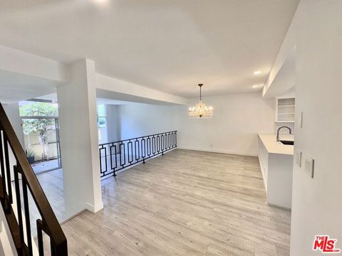 5346 Fairview Boulevard Los Angeles CA 90056