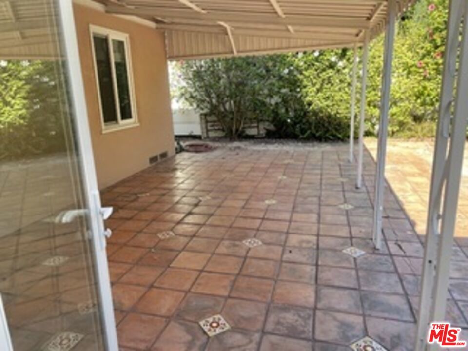 6020 Wilkinson Avenue