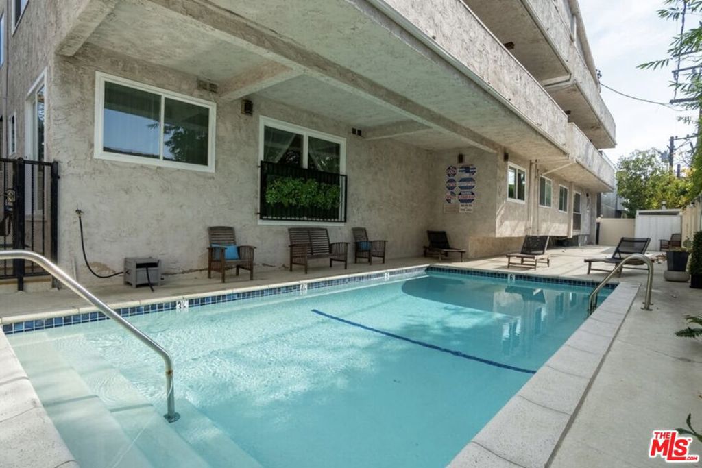 1021 N Crescent Heights Boulevard 205