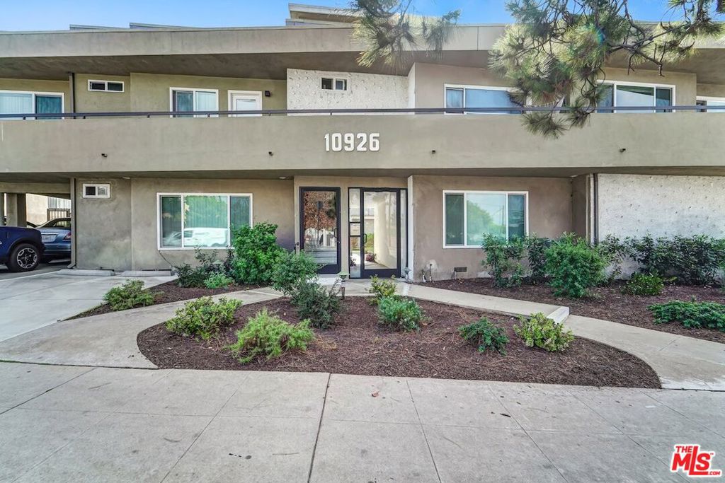 10920 National Boulevard