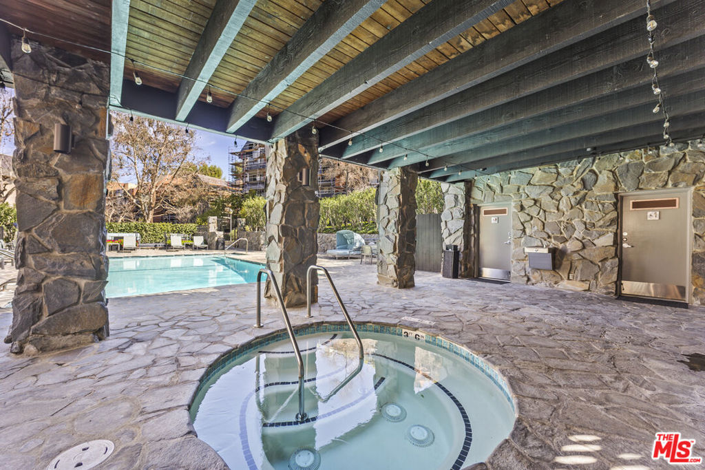 Properties 4 4752 Park Encino Lane 212