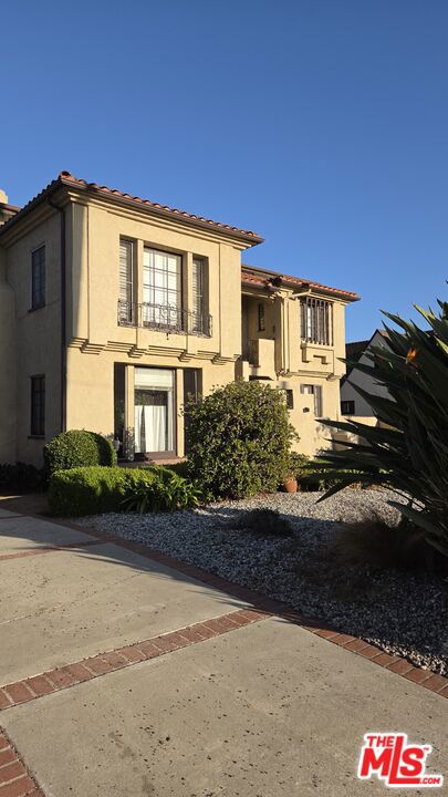 5310 S Rimpau Boulevard