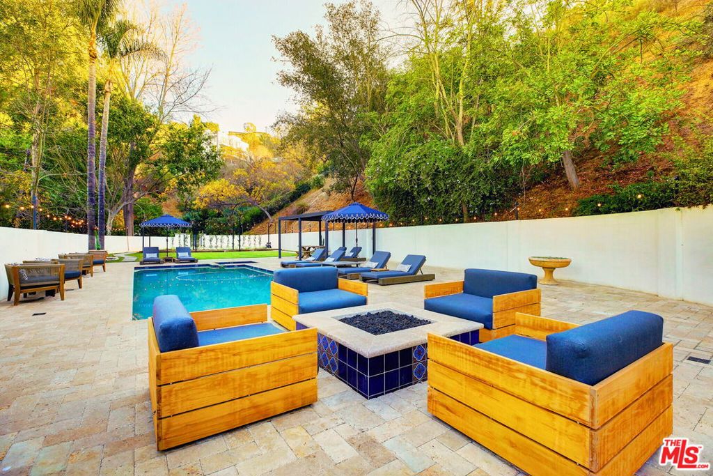 2570 Nichols Canyon Road