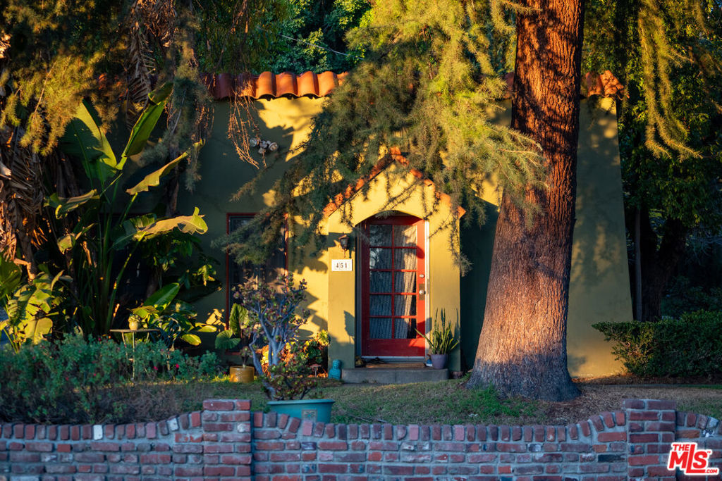 Properties 3 451 E Sacramento Street