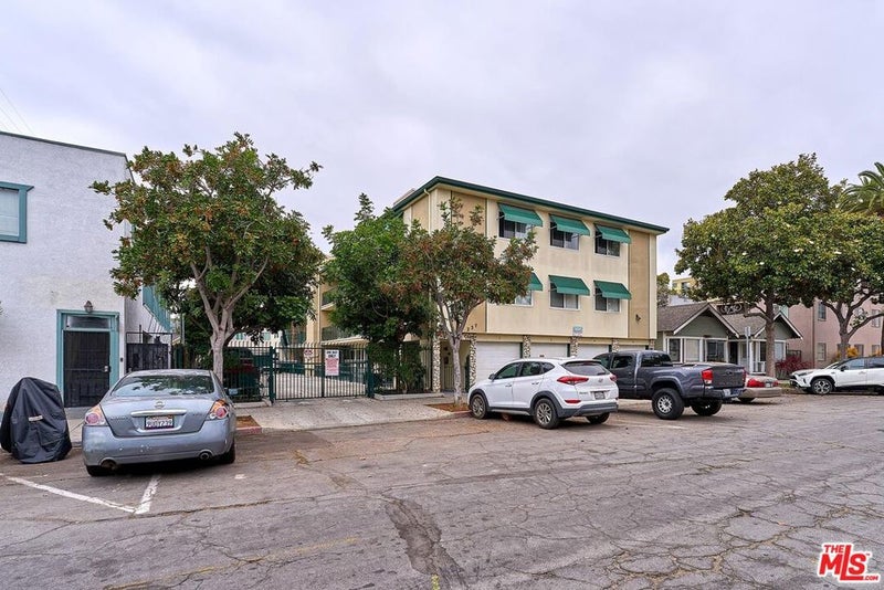 237 Lime Avenue 9