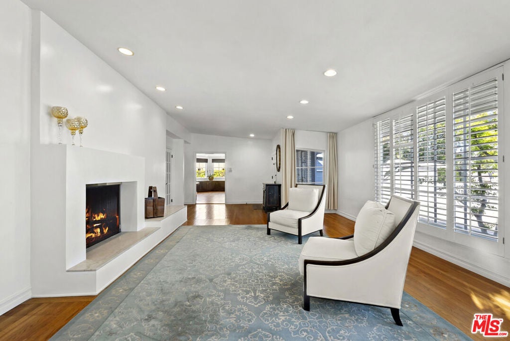 1233 Corsica Drive