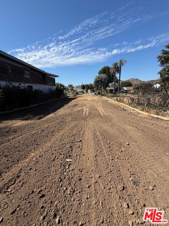 516 El Medio Avenue