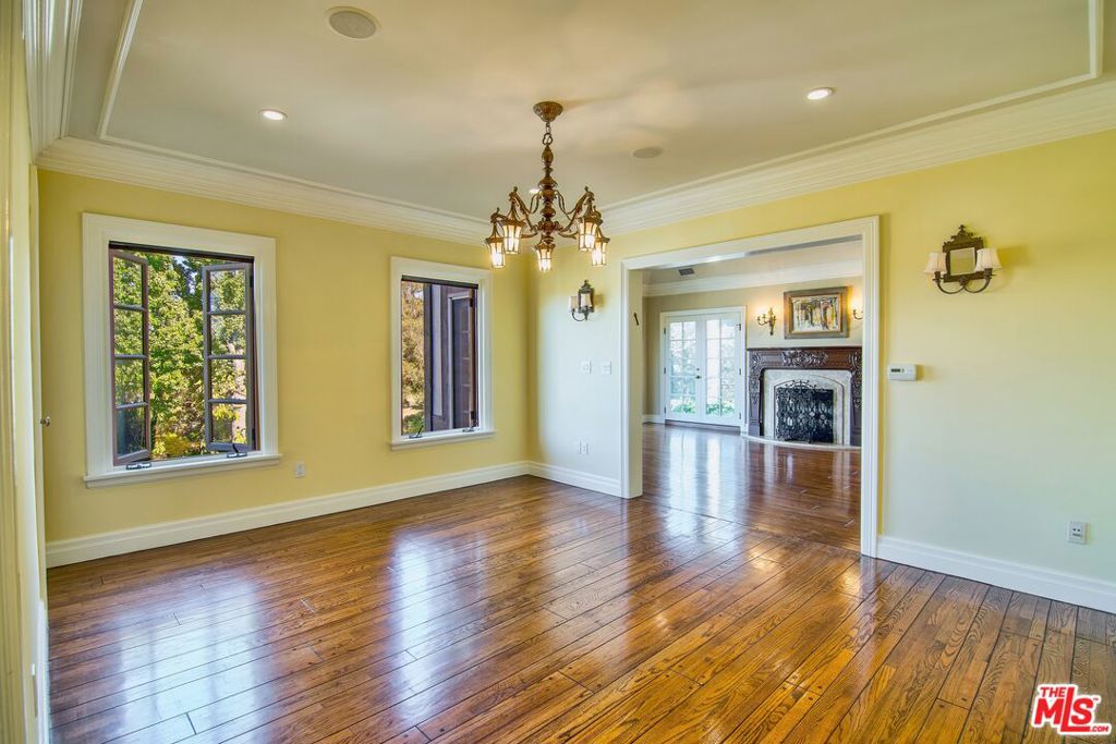 Properties 3 2653 PATRICIA Avenue