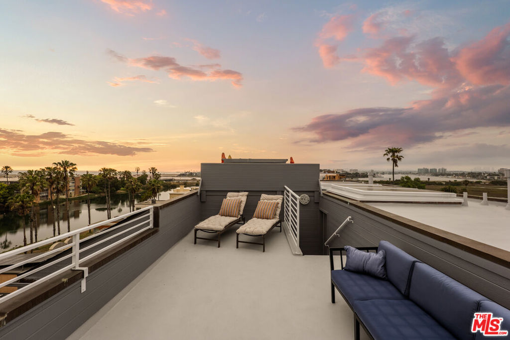 Properties 2 6624 Vista Del Mar