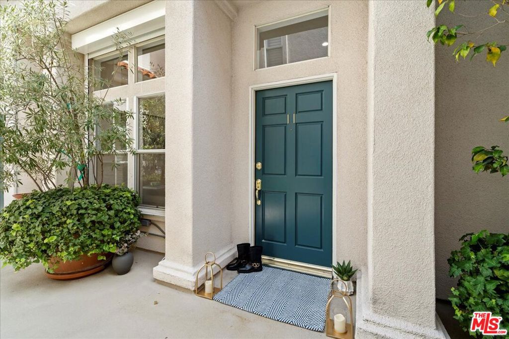 4414 Moorpark Way 11