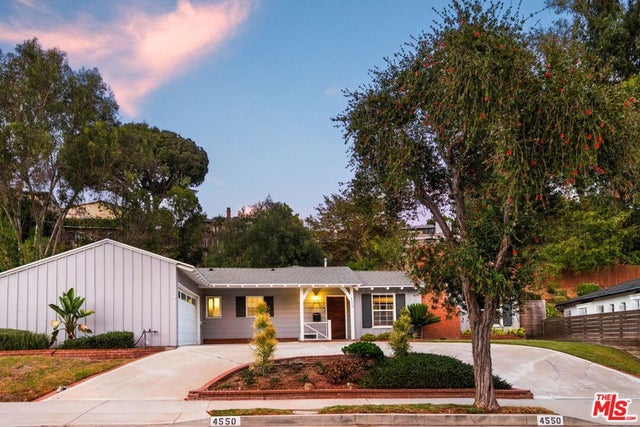 4550 S Mullen Avenue, Los Angeles
