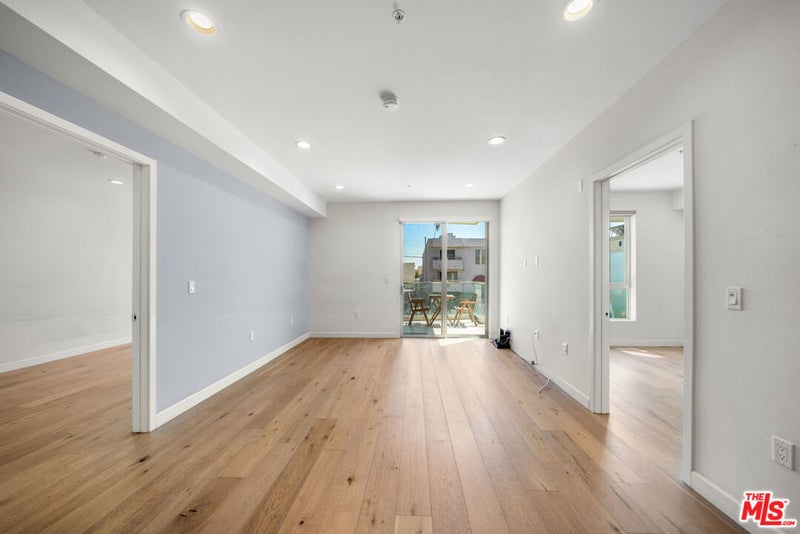 105 S Mariposa Avenue 203