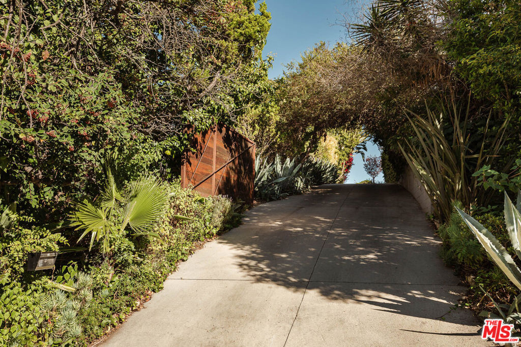 3604 Glenridge Drive
